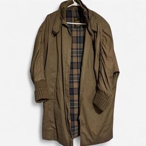 Vintage 80’s FoxRun Two Women’s Trench in Khaki/Brown, Size L
